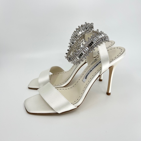 MANOLO BLAHNIK Parinasan Embellished Sandals - Picture 6 of 10